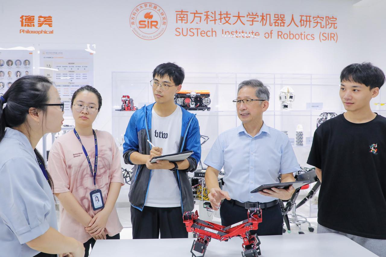 24505104.jpg 0e4daff0-b39a-4ef2-ac8a-21d715a21e50.jpg